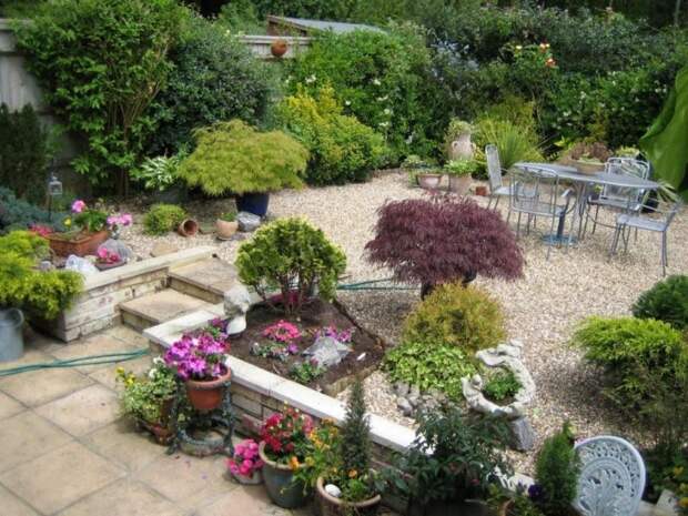 patio-ideas-small-garden-decorating-ideas-for-a-small-garden