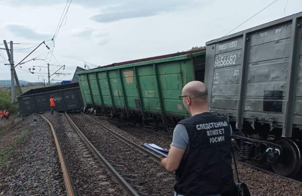 Сход вагонов заблокировал движение по Транссибу