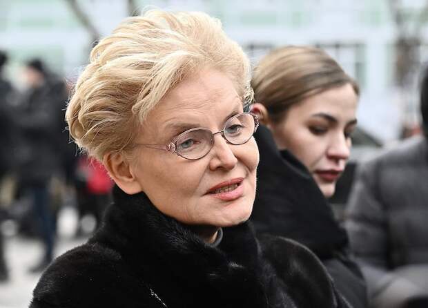 Малышева шлепнула и отчитала разведенного гостя ее программы