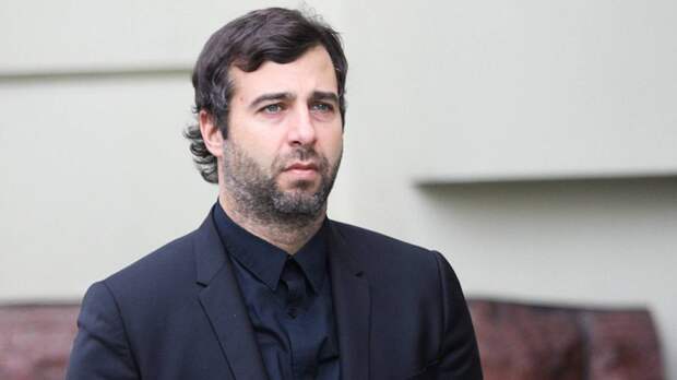 Иван Ургант появился на церемонии прощания с Игорем Золотовицким