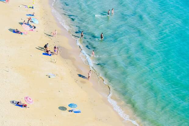 Россиянам назвали альтернативы отдыху на недоступной из-за кризиса Кубе