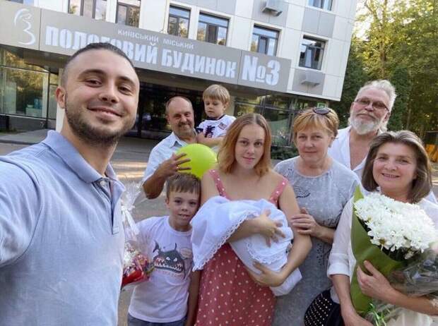 Выписка Alyosha из роддома
