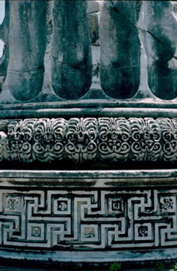 античная колонна