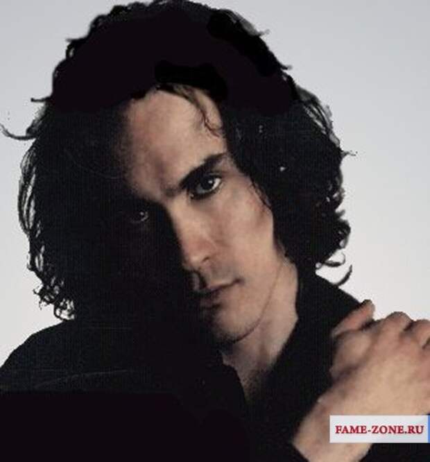 Brandon actor. Brandon Lee. Сын Брюса ли ворон. Фильм ворон сын Брюса ли. Чад Стахелски и Брэндон ли.