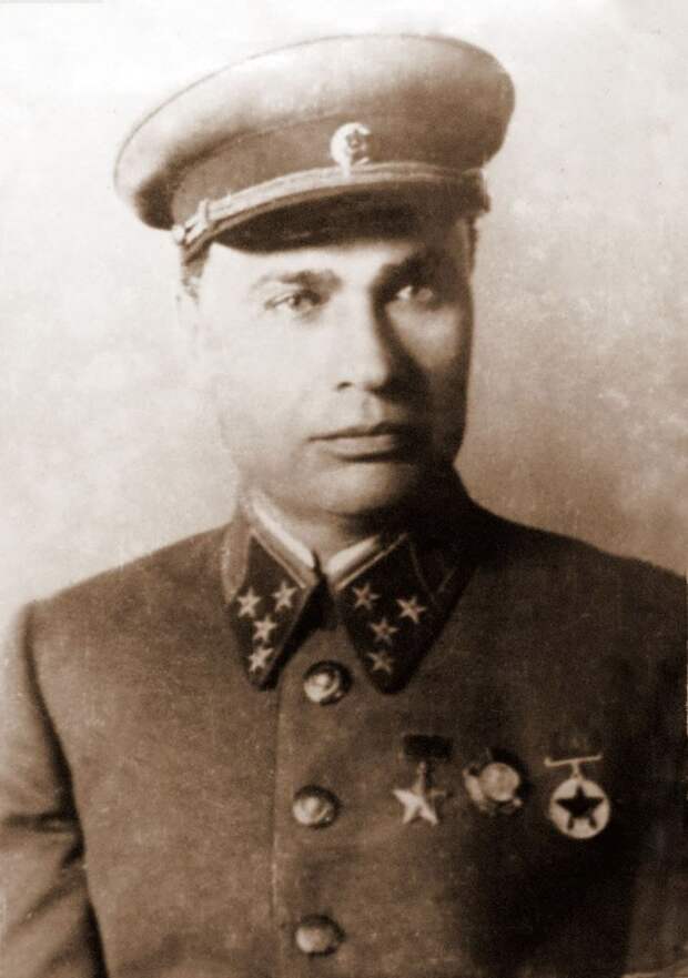 Павший смертью храбрых: командующий Юго-Западным фронтом генерал Кирпонос Павший смертью храбрых: командующий Юго-Западным фронтом генерал Кирпонос