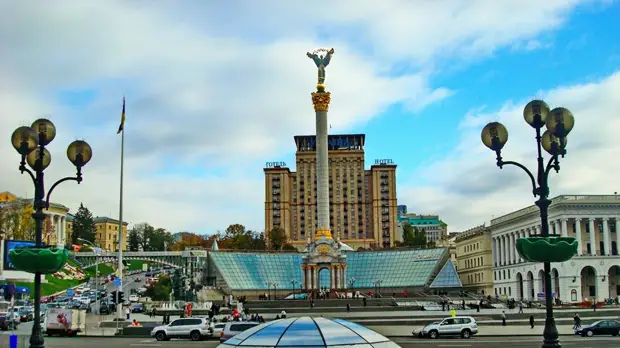 В офисе президента Украины прокомментировали отъезд сотрудников посольств