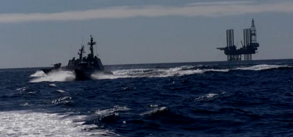 Украинские боевые катера подошли к морским платформам Черноморнефтегаза. Реакция морских пехотинцев ЧФ РФ
