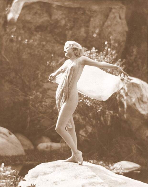 Jean Harlow Taken by Edwin Bower Hesser, 1929 (20).jpg Jean Harlow Taken by Edwin Bower Hesser, 1929 (20).jpg