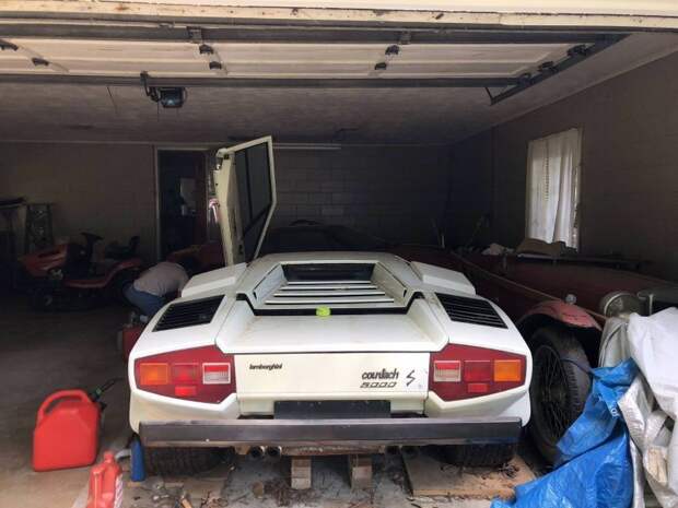 Внук нашел в гараже бабушки суперкар Lamborghini Countach, простоявший больше 20 лет lamborghini, lamborghini countach, барфайнд, ламбо, находка, спорткар, суперкар