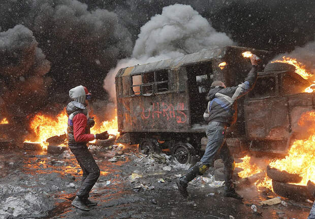 Самые невероятные и удивительные фотографии противостояния в Украине Uariot07 Самые невероятные и удивительные фотографии противостояния в Украине