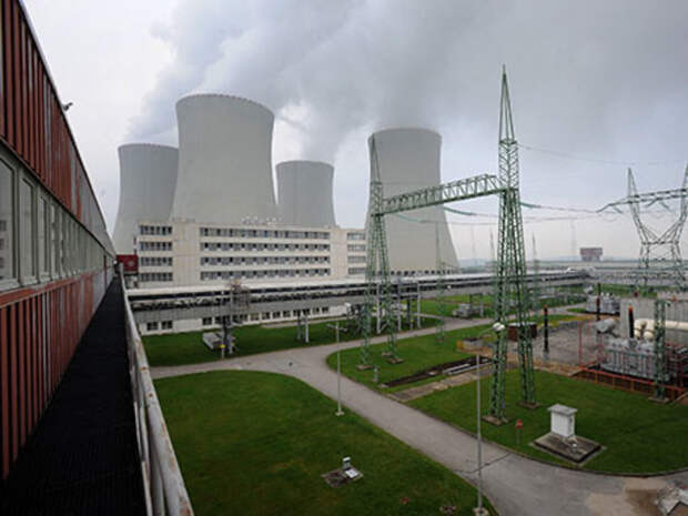 Атомная энергетика Украины в шаге от катастрофы: к чему приведет отказ от российского топлива