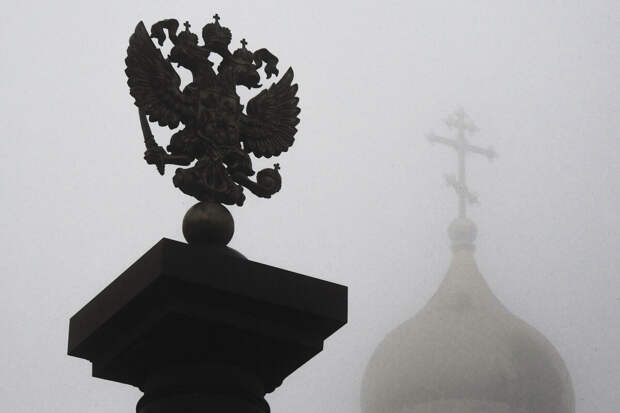 Архиепископ Савва поддержал закон об утверждении наличия крестов на гербе России