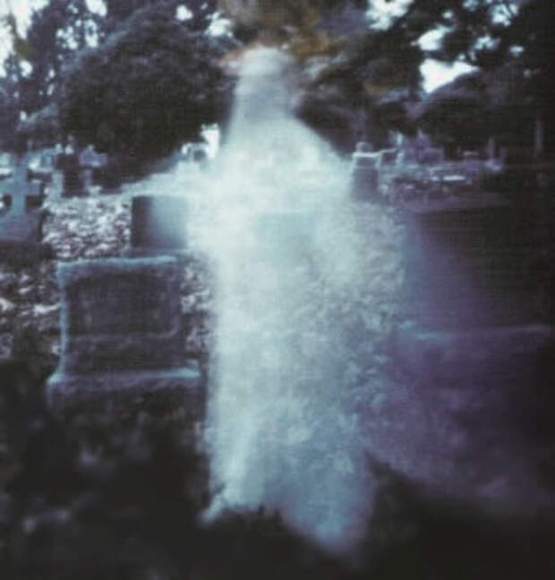 кладбищенский призрак
