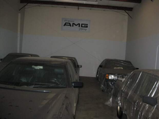 Забытый склад автомобилей и запасных частей Mercedes-Benz AMG amg, mercedes, mercedes-benz