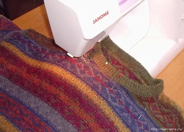 Кроватка для кошки из старого свитера. Мастер-класс (1) (700x502, 274Kb)