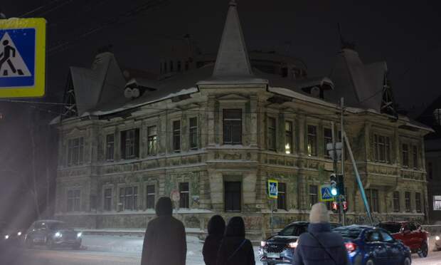 Вокруг особняка Калинина в Архангельске идёт монтаж ограждения