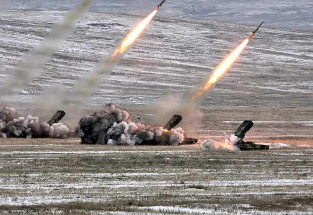 Опубликованы кадры мощной боевой работы расчёта ТОС-1А «Солнцепёк» на Северском направлении