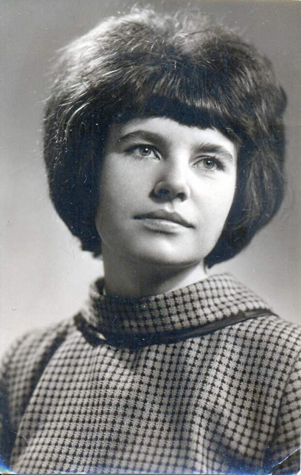 Девушка 1984 года. 40 Летние женщины в СССР. Как выглядит женщина в 40 лет. Как раньше выглядели женщины в 40 лет.