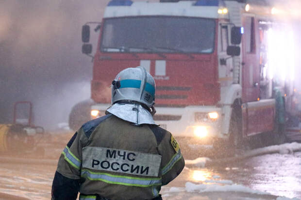 Пожарный погиб при тушении «Невской мануфактуры» в Петербурге