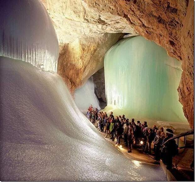 Ледяные пещеры Эйсрайзенвельт в Австрии интеренсое, планета земля, туризм