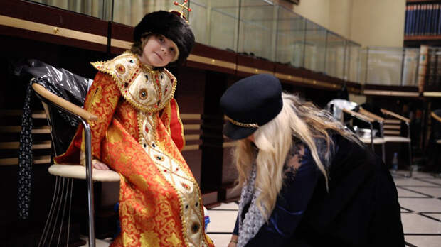 "Так царь или не царь": Трудное самоопределение Путина и России