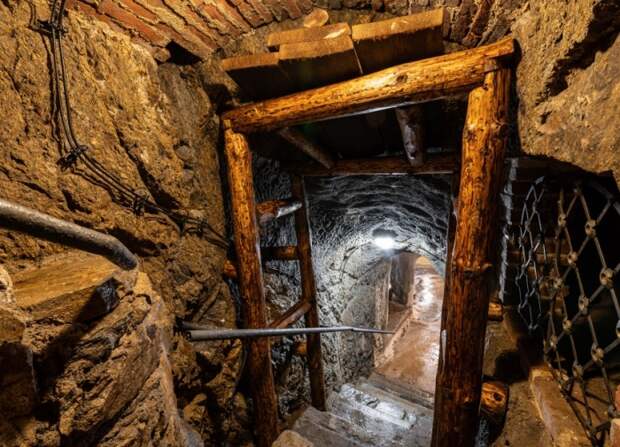 Замысловатая сеть подземных галерей, камер и переходов протянулась на 25 км и занимает 50 тыс. кв. метров (Jihlavské podzemí, Чехия). | Фото: regiontourist.cz. Замысловатая сеть подземных галерей, камер и переходов протянулась на 25 км и занимает 50 тыс. кв. метров (Jihlavské podzemí, Чехия). | Фото: regiontourist.cz.