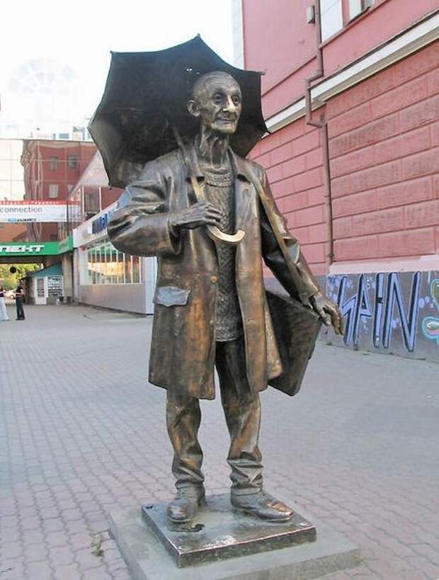 Памятник художнику Поздееву