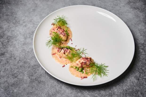 Кологривский гусь, весенние салаты и тельное из щуки в обновлённом меню ресторана «Белуга»