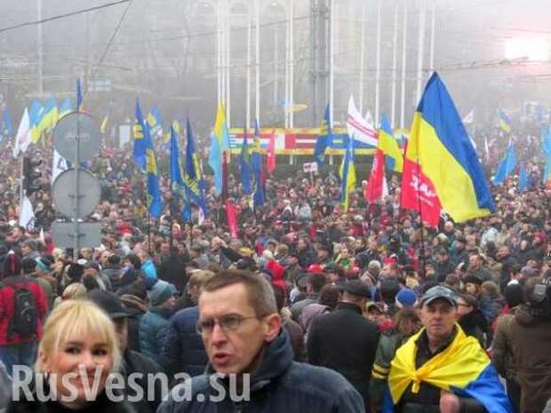 Власть разъединяет украинцев, но они объединятся на новом Майдане, — СМИ США | Русская весна