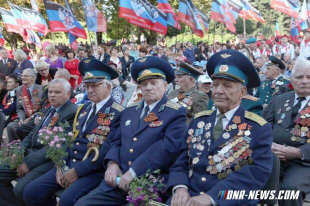 В Донецке прошел митинг, посвященный 74-й годовщине освобождения Донбасса