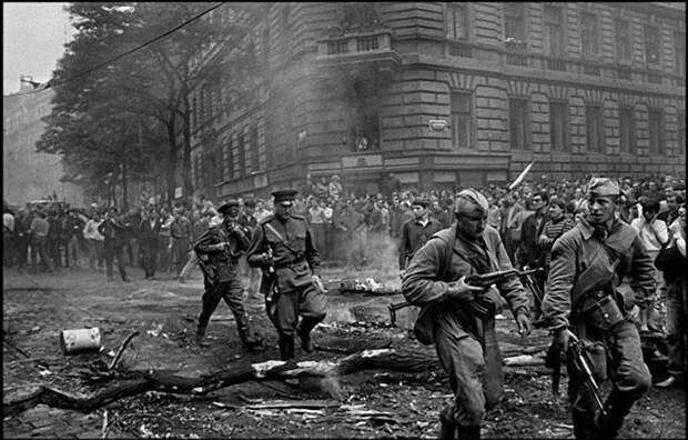 Операция Дунай взгляд на вторжение в Чехословакию 45 лет спустя Dunaj16 Операция Дунай взгляд на вторжение в Чехословакию 45 лет спустя