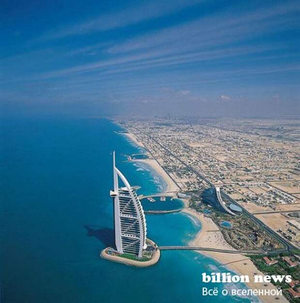 Теннисный корт на высоте 300 метров (13 фото)