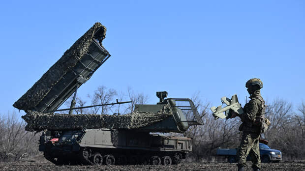 По объектам ВПК, складам с БПЛА и наёмникам: ВС РФ за неделю нанесли массированный и шесть групповых ударов по Украине