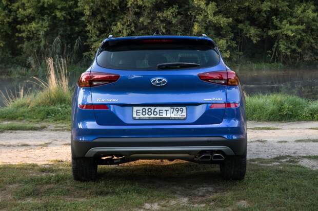 Hyundai_Tucson синий сзади