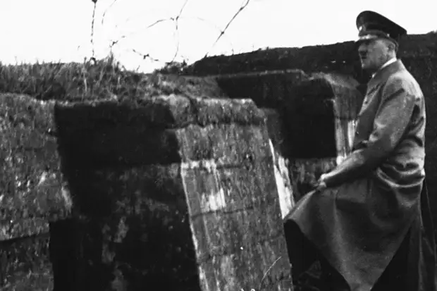 ФСБ рассекретила архивные документы о самоубийстве Гитлера в бункере