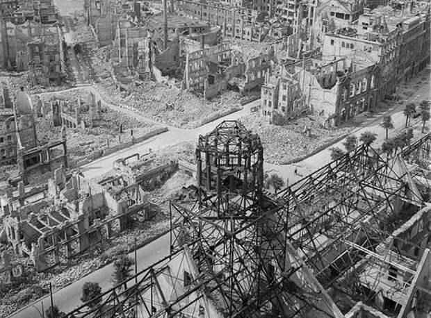 Уничтожение Дрездена, 1945 год Уничтожение Дрездена, 1945 год