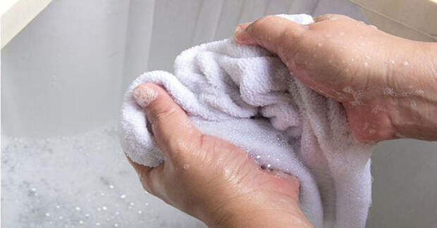 7 простых способов отстирать грязные кухонные полотенца