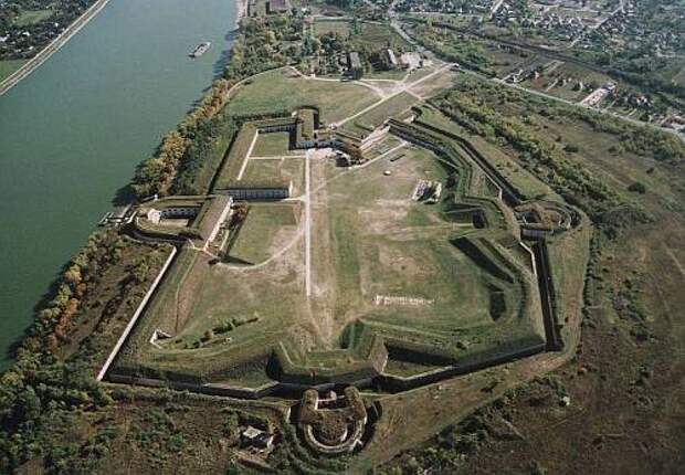 Крепость Комарно: Форт Моноштор