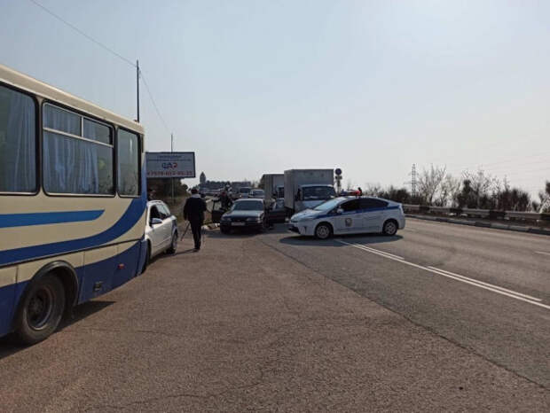 На въезде в Севастополь выявлены два человека с подозрением на пневмонию