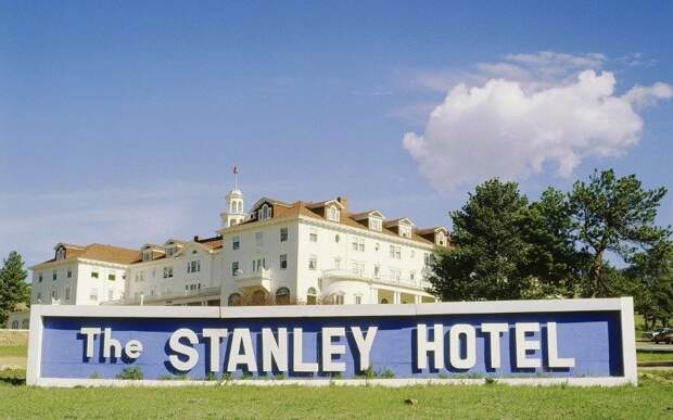 https://magic-world.info/assets/images/content/source/2019/stanley-hotel/stanley-hotel-1.jpg