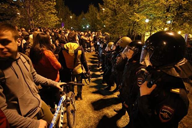 «Полная неадекватность власти, как будто мы с ней живем в разных мирах»