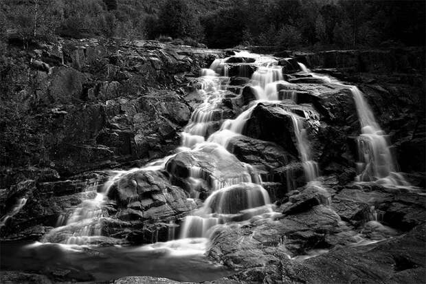 Stark Black and White Photographs of Waterfalls by Massimo Margagnoni waterfalls nature landscapes black and white 