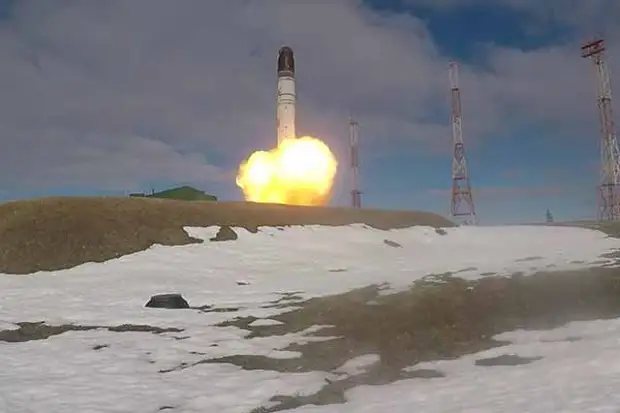 «Наш премьер делает из нас мишень». Российский «Сармат» перепугал британцев