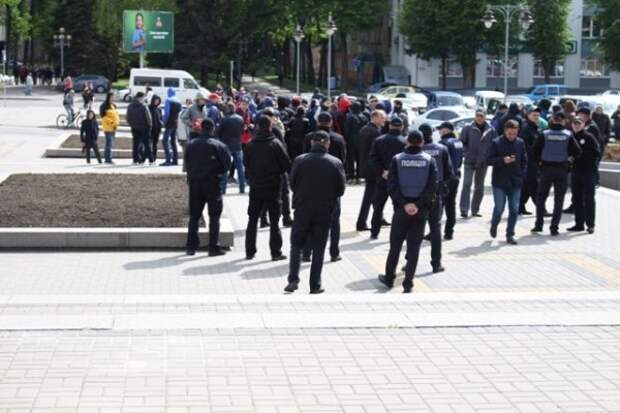 В Ровно разогнали митинг за создание "республики"