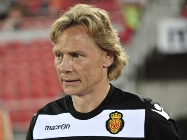 Валерий Карпин