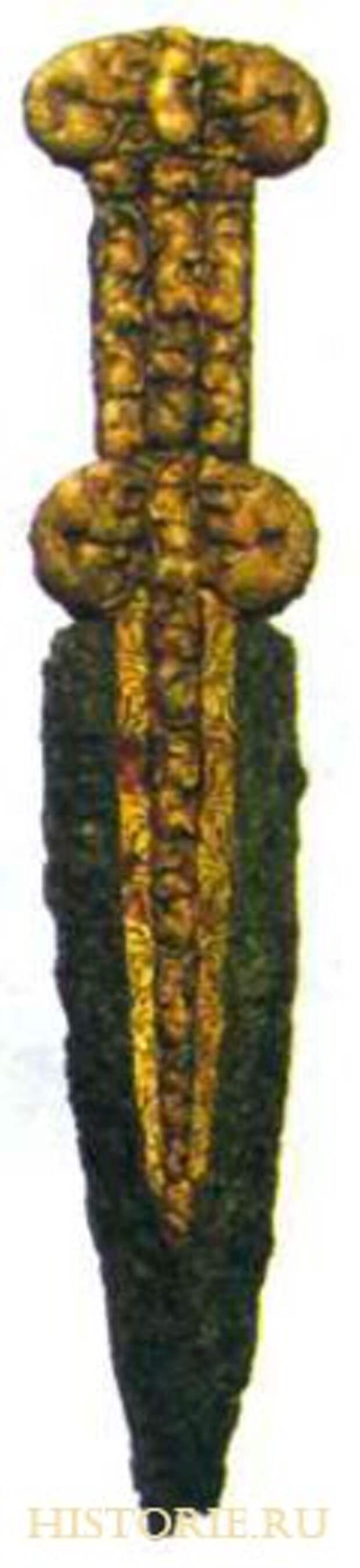 Украшенный золотом акинак из кургана Аржан. 