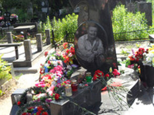Могила Михаила Круга на Дмитрово-Черкасском кладбище Твери
