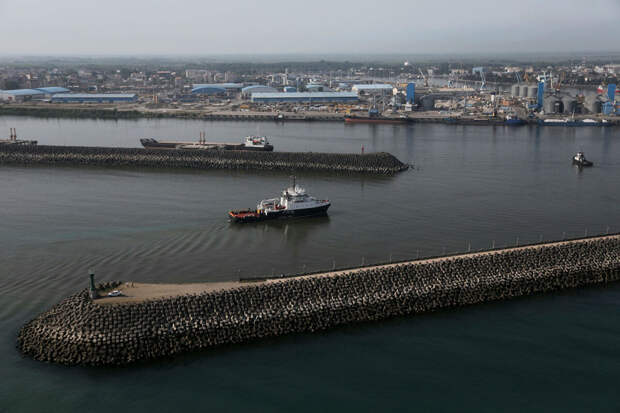 Иранский порт Бендер-Энзели подвергся бомбардировке