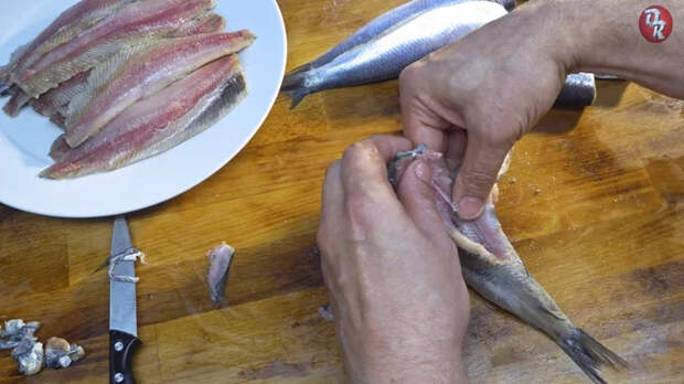 Малосольная селедка быстро и вкусно Еда, Рыба, Рецепт, Видео рецепт, Кулинария, Вкусно, Вкусняшки, Закуска, Селедка, Кухня, Ужин, Обед, Блюдо, Диета, Меню, Длиннопост