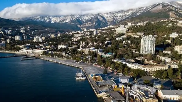 На Украине вышла книга с изображением Крыма в составе России